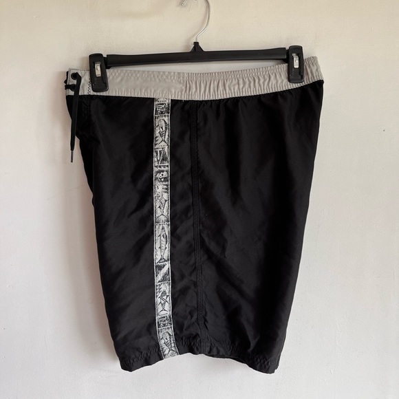 Salt life mens swim trunks, medium, black with gray trim, elastic waist - Picture 4 of 11
